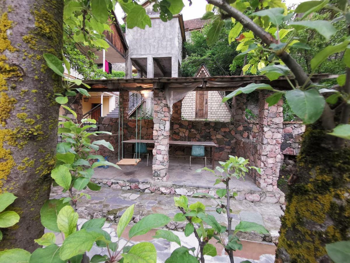 Old Dili Hotel Dilisan Kültér fotó